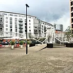 Brindley Place - Utilita Arena, Sea Life Centre, Legoland! Free Wifi!
